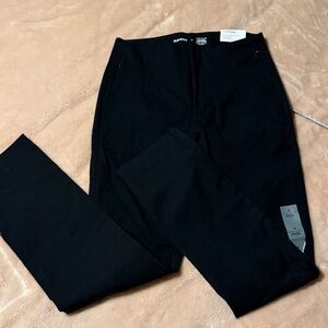 Old Navy size 4 extra high-rise, polished pixie skinny-secret smooth pockets